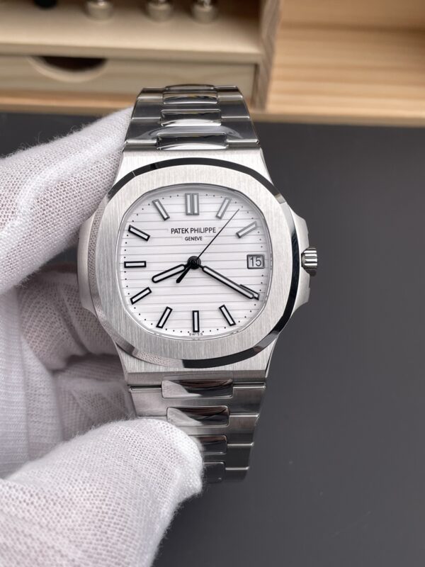 Patek Philippe Nautilus 5711 White