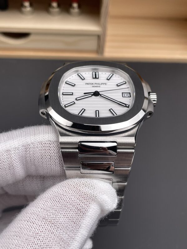 Patek Philippe Nautilus 5711 White
