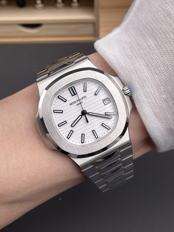 Patek Philippe Nautilus 5711 White