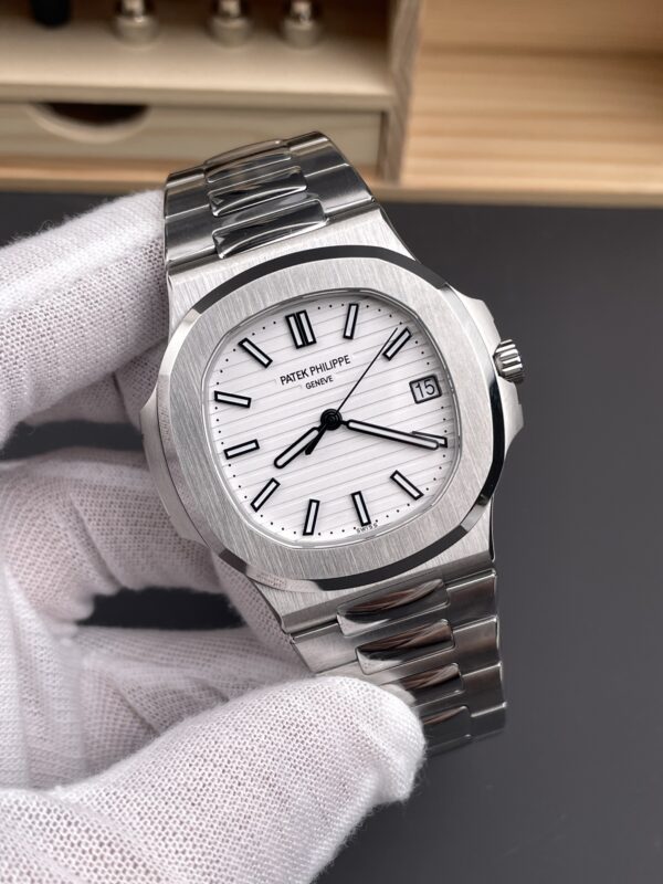 Patek Philippe Nautilus 5711 White
