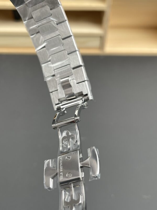 Patek Philippe Nautilus 5712 Blue