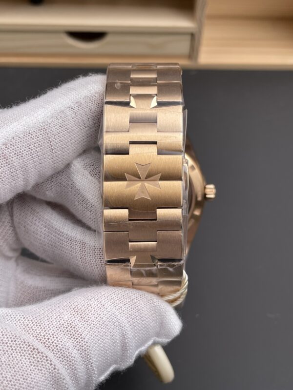 Patek Philippe Overseas 4500V Blue