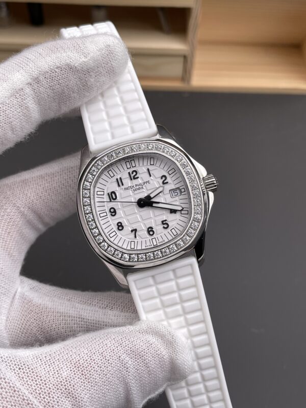 Patek Philippe Aquanaut 5067 White
