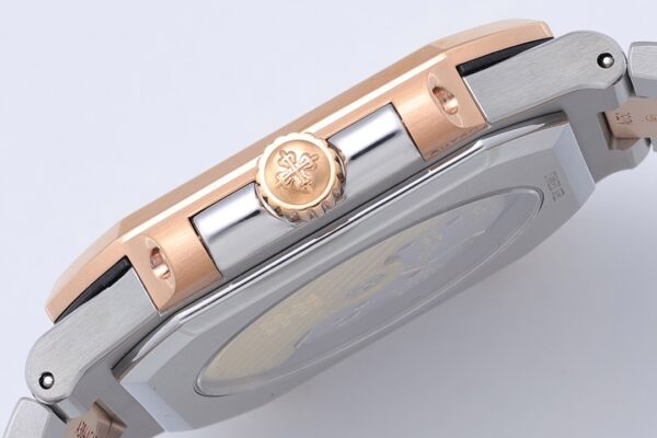 Patek Philippe Nautilus 5821 Blue