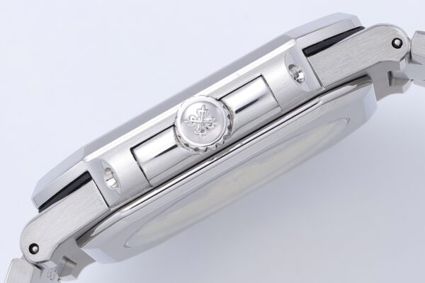 Patek Philippe Nautilus 5821 Blue