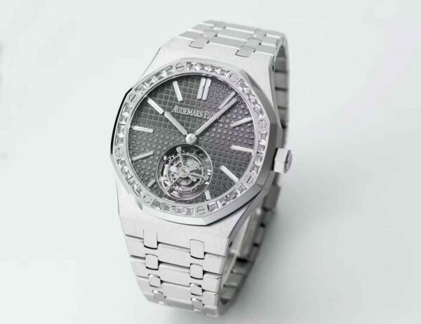 i1751902238_7049_4-1.jpg Patek Philippe Royal Oak (COMPLICATIONS)