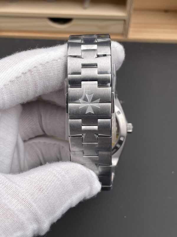 Vacheron Constantin Overseas 4500V Blue
