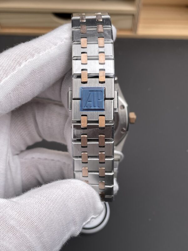 Audemars Piguet Royal Oak (ROYAL OAK) White