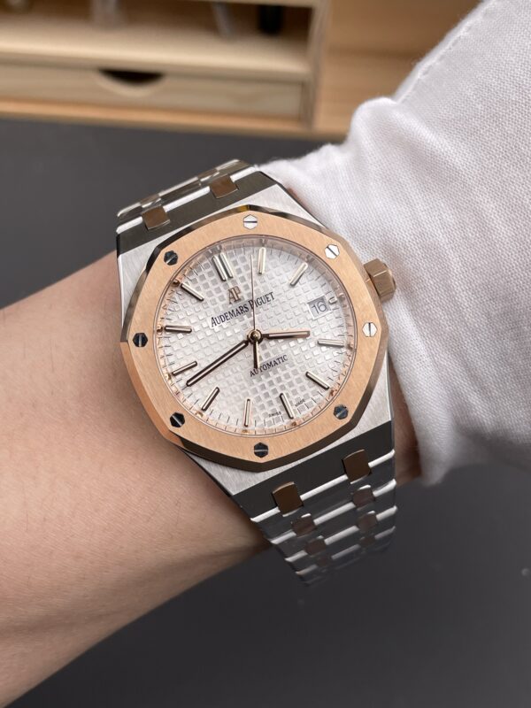 Audemars Piguet Royal Oak (ROYAL OAK) White
