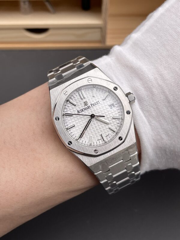 Audemars Piguet Royal Oak 77350 White