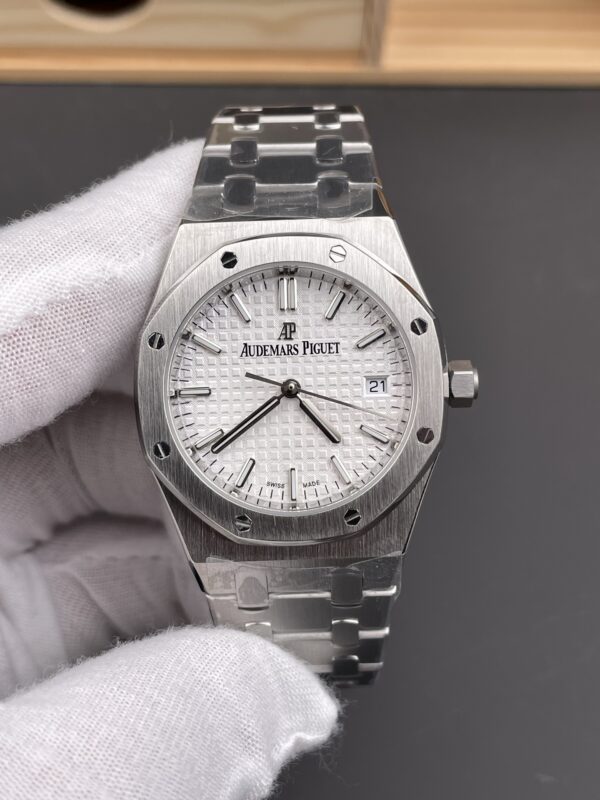 Audemars Piguet Royal Oak 77350 White