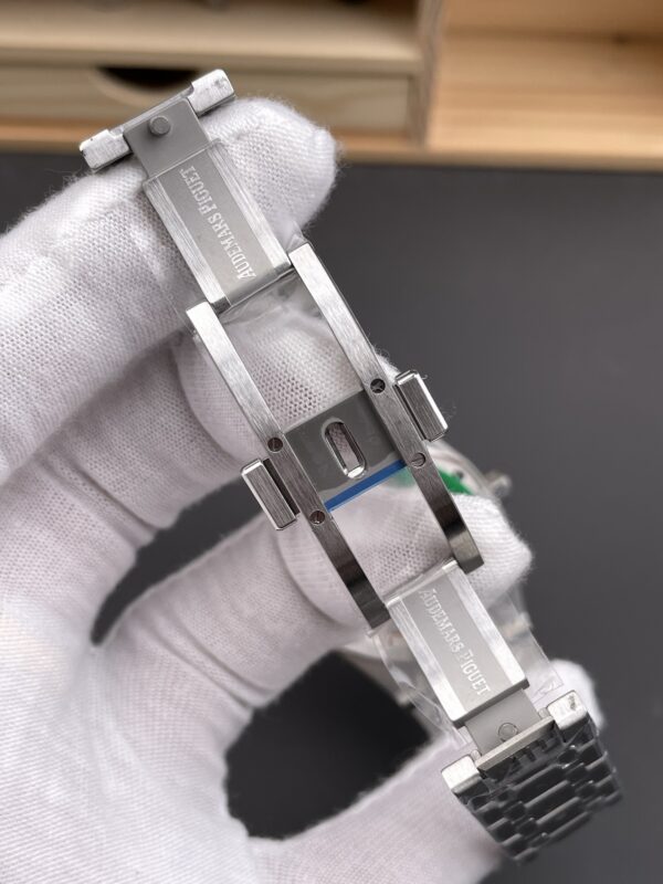 Audemars Piguet Royal Oak 77350 White