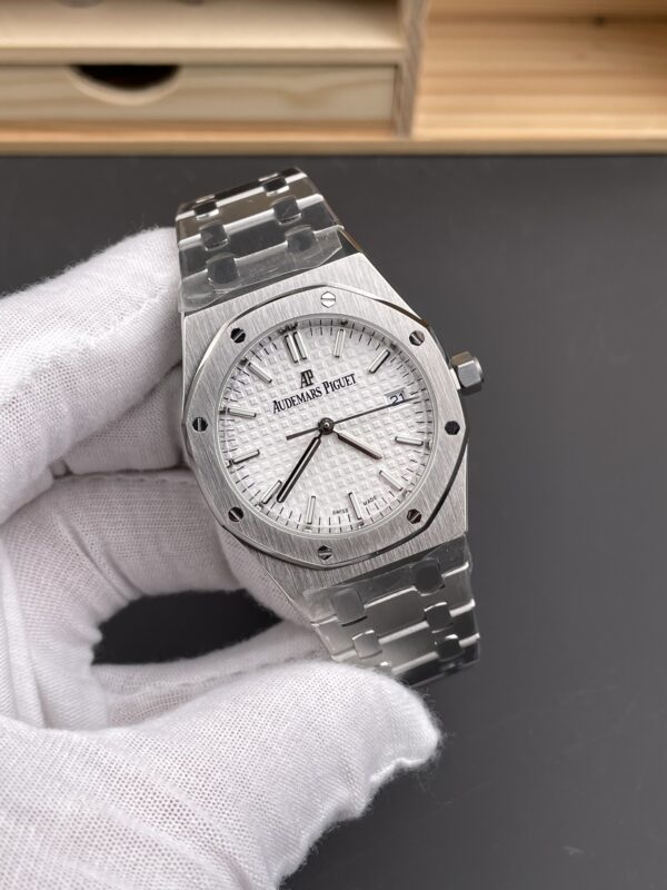 Audemars Piguet Royal Oak 77350 White