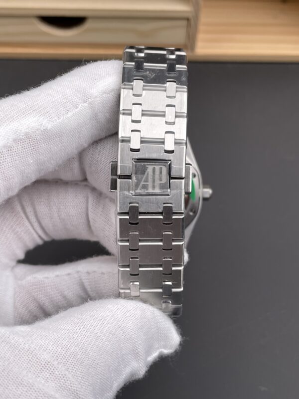 Audemars Piguet Royal Oak 77350 White