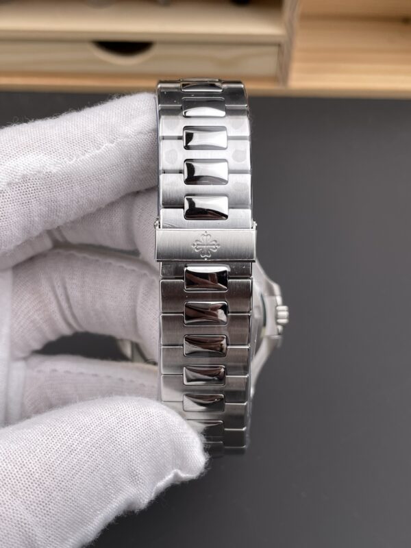 Patek Philippe Nautilus 5711