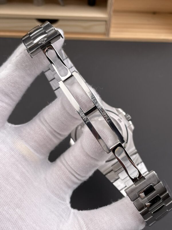 Patek Philippe Nautilus 5711