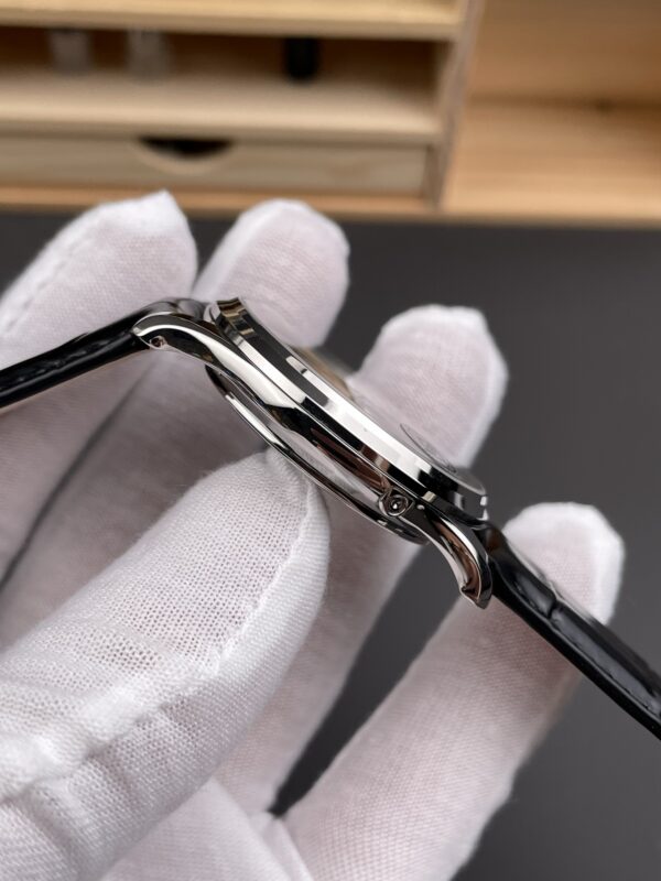 Jaeger-LeCoultre Master Control (COMPLICATIONS)