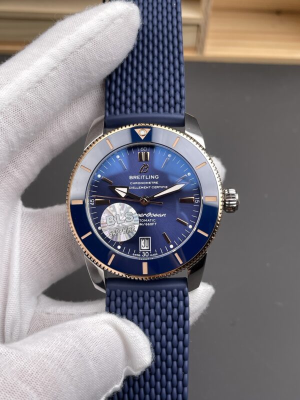 Breitling Superocean (SUPEROCEAN) Blue