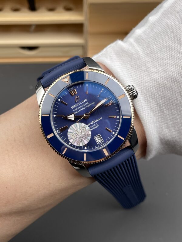 Breitling Superocean (SUPEROCEAN) Blue