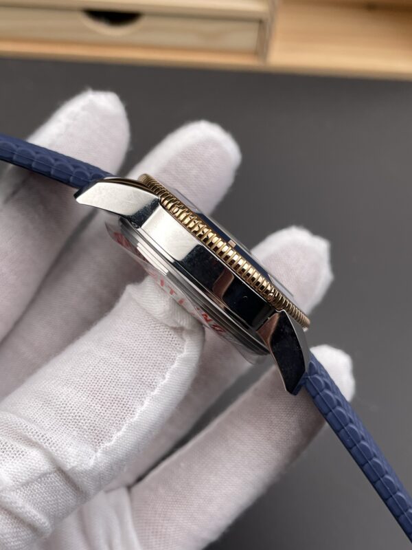 Breitling Superocean (SUPEROCEAN) Blue