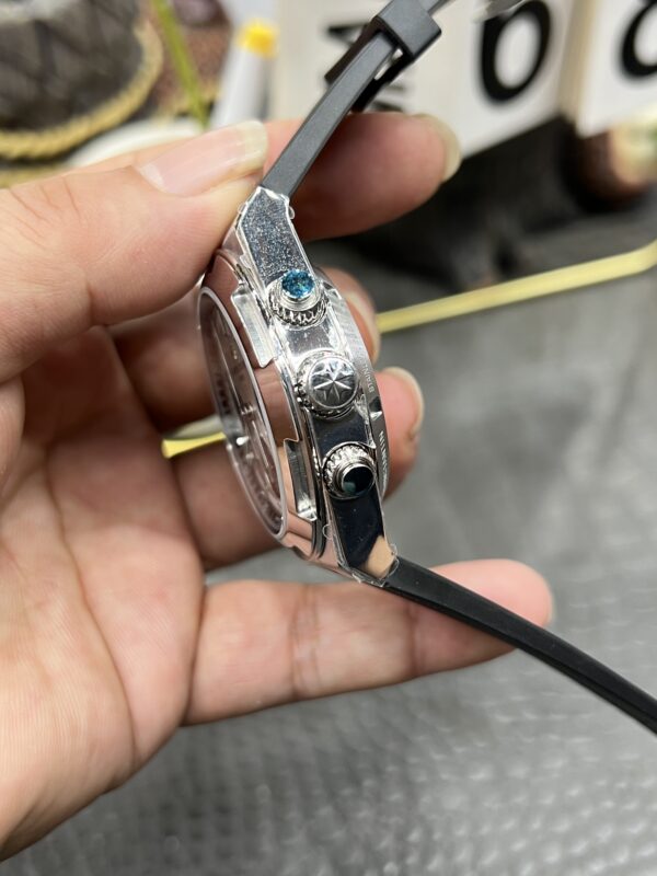 i1753261515018_736_0_5-3.jpg Vacheron Constantin Overseas 5500V Panda
