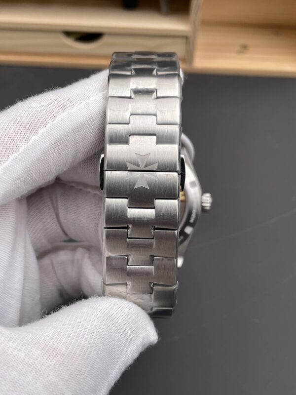 Vacheron Constantin Overseas 6000V Blue