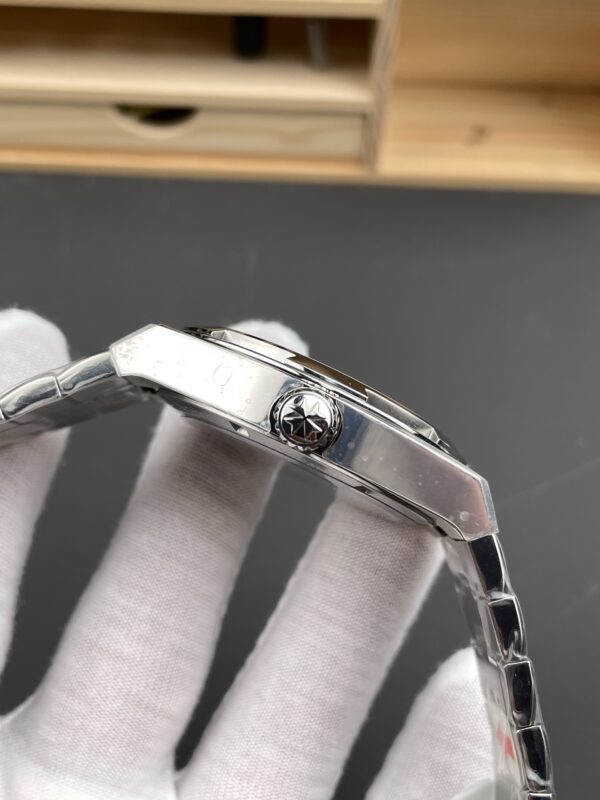 Vacheron Constantin Overseas 6000V Blue
