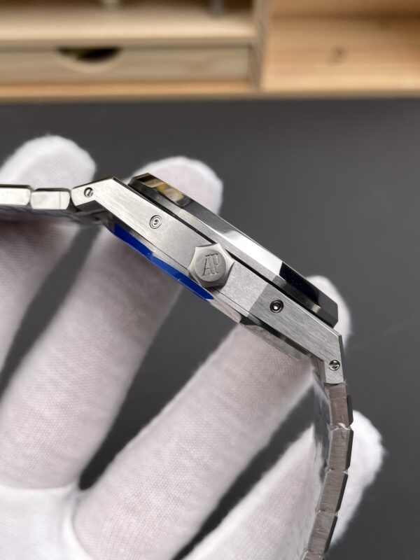 Audemars Piguet Royal Oak 26574 Blue
