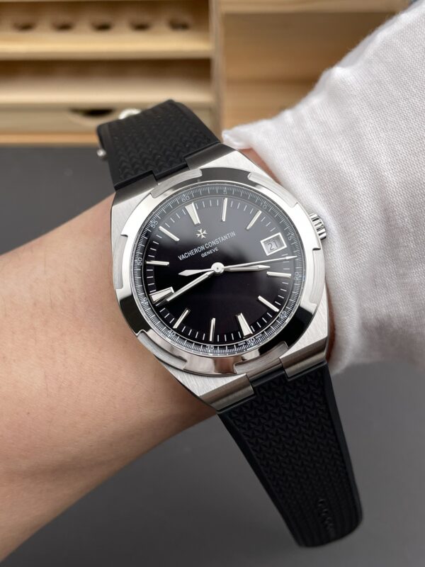 Patek Philippe Overseas 4500V Black