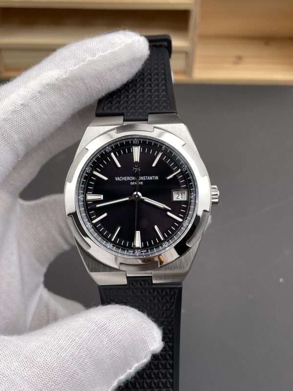 Patek Philippe Overseas 4500V Black