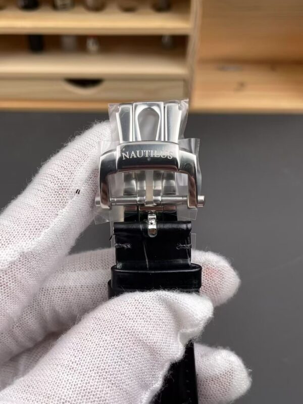 Patek Philippe Nautilus 5711G Gray