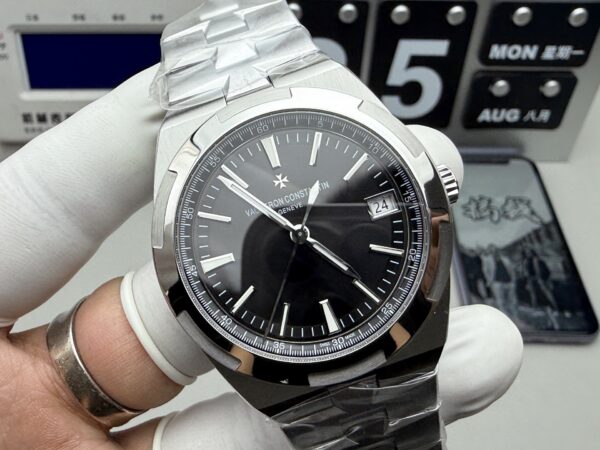 Patek Philippe Overseas 4500V