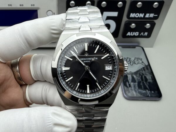 Patek Philippe Overseas 4500V