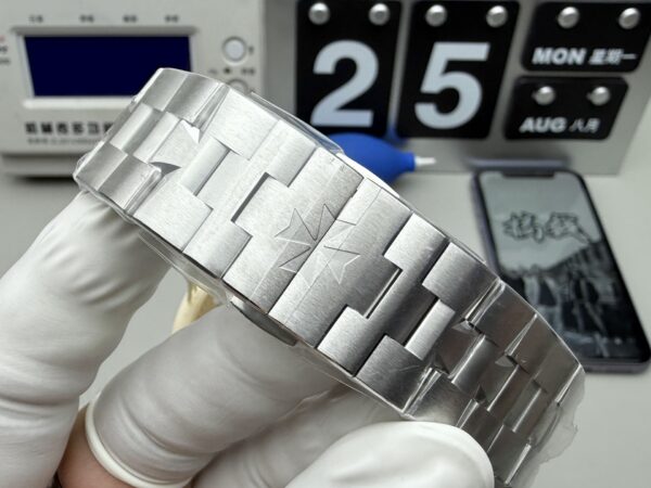 Patek Philippe Overseas 4500V
