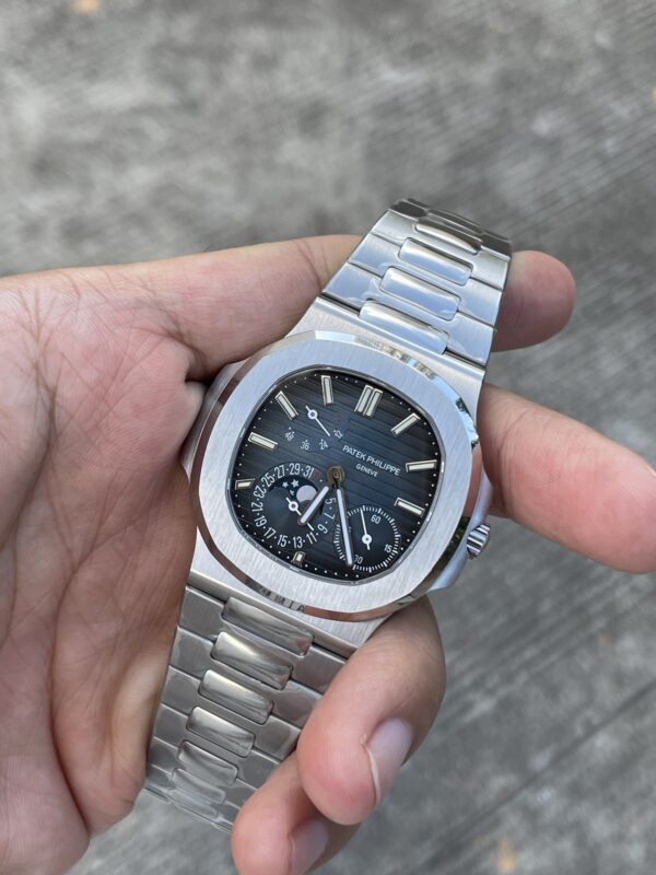 Patek Philippe Nautilus 5712A
