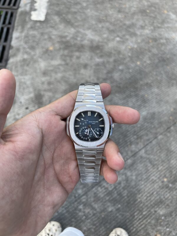 Patek Philippe Nautilus 5712A
