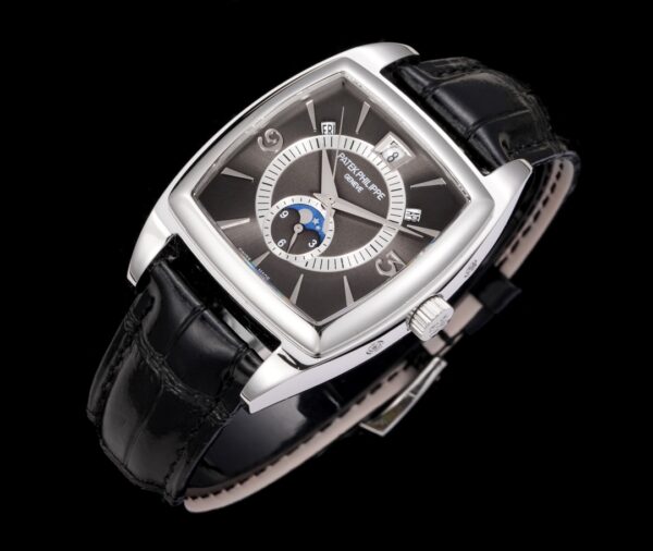 Patek Philippe Nautilus 5135G