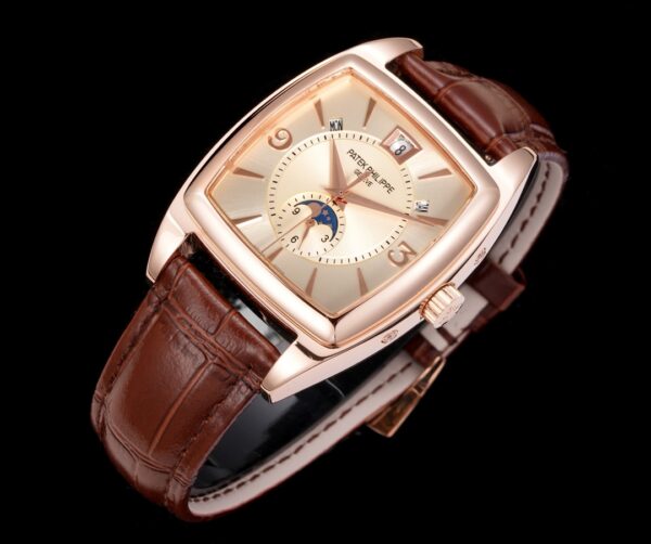 Patek Philippe Nautilus 5135G