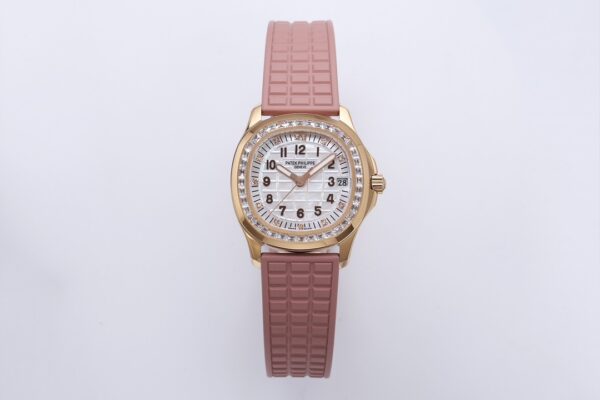 Patek Philippe Aquanaut (AQUANAUT) Purple