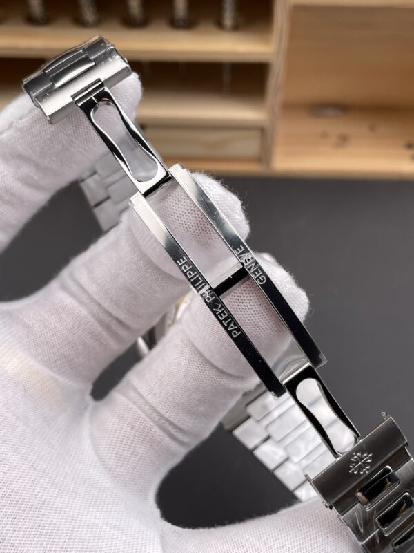 Patek Philippe Nautilus 5711 Blue