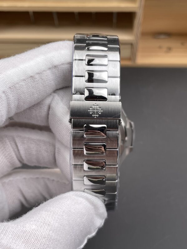 Patek Philippe Nautilus 5711 Blue