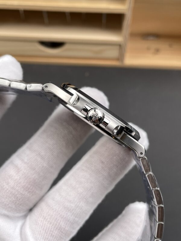 Patek Philippe Nautilus 5711 White