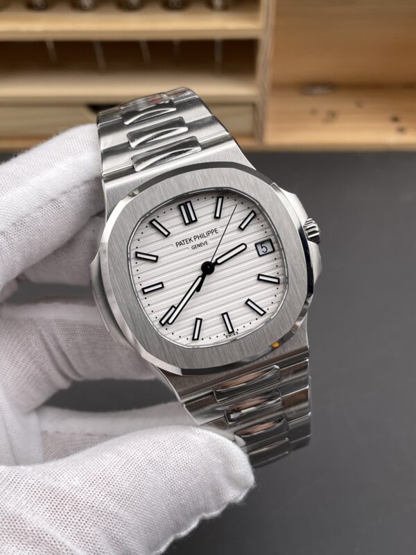 Patek Philippe Nautilus 5711 White
