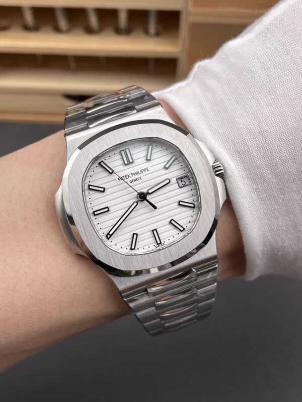Patek Philippe Nautilus 5711 White