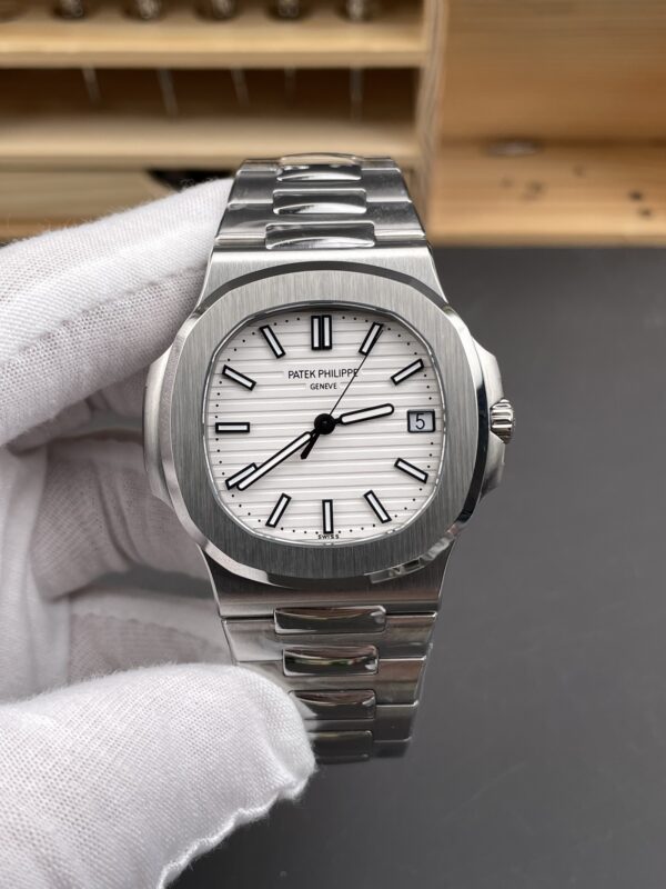 Patek Philippe Nautilus 5711 White