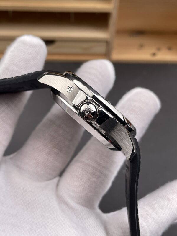 Patek Philippe Aquanaut 5164 Black