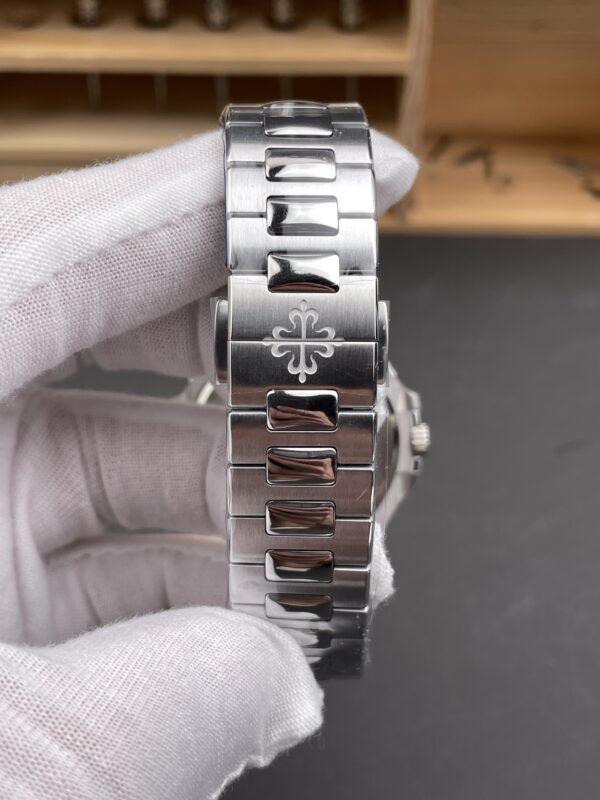 Patek Philippe Nautilus 5811 Blue