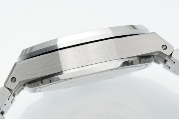 Audemars Piguet Royal Oak 26240 White