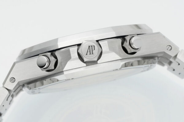Audemars Piguet Royal Oak 26240 White