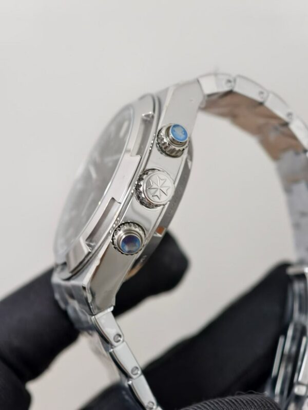 Vacheron Constantin Overseas 5500V